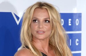 britney-spears-2016-vma-red-carpet-billboard-1548.jpg