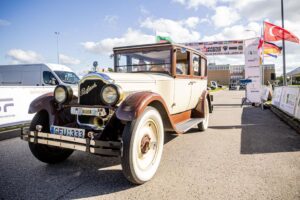 Gelsvais lapais nuklotomis trasomis nudundėjo 51-asis „Kauno rudens“ ralis