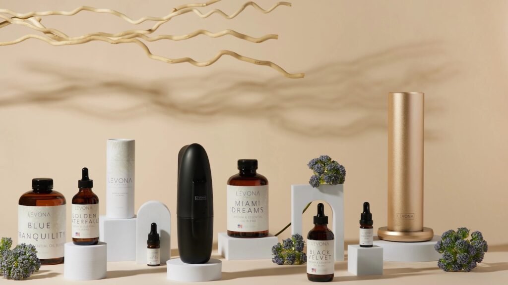 Šis difuzoriaus be vandens yra LED valdymo ekranas!