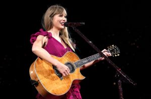 taylor-swift-eras-tour-acoustic-guitar-march-17-2023-billboard-1548.jpg