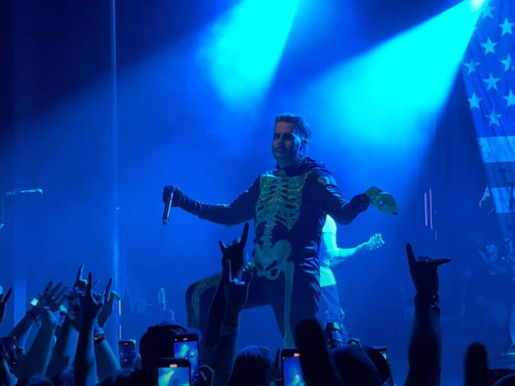 „Avenged Sevenfold“ surengs intymų 25-mečio koncertą, skirtą išskirtinai NFT įsikūrusio