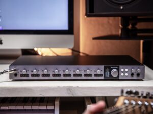 „Audients“ pristatys pavyzdinę aštuonių kanalų „iD“ sąsają su perjungiama analoginio