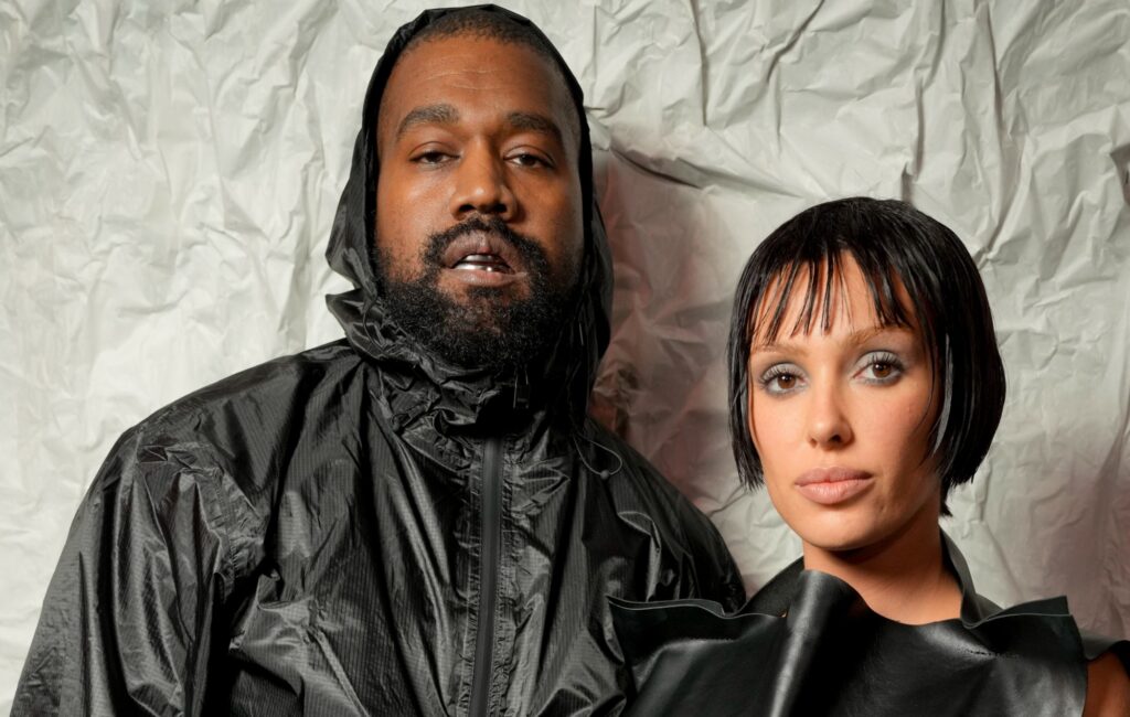Repas neigia gandus, kad Kanye Westas ir Bianca censori pranešė