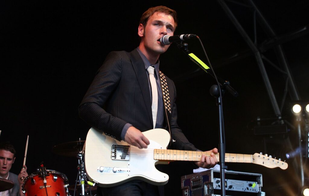 „The Ordinary Boys“ mini savo 20-metį, kad sugrįžtų su nauju